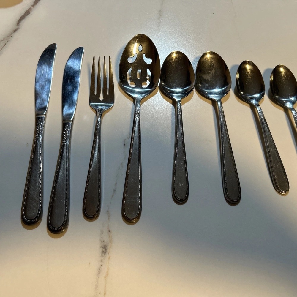 Rogers BEADED ELEGANCE‎ Stainless Flatware Burnished Handles eight Piece